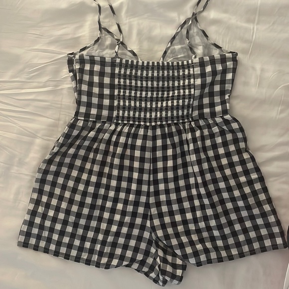 AE Gingham Romper - Picture 2 of 4